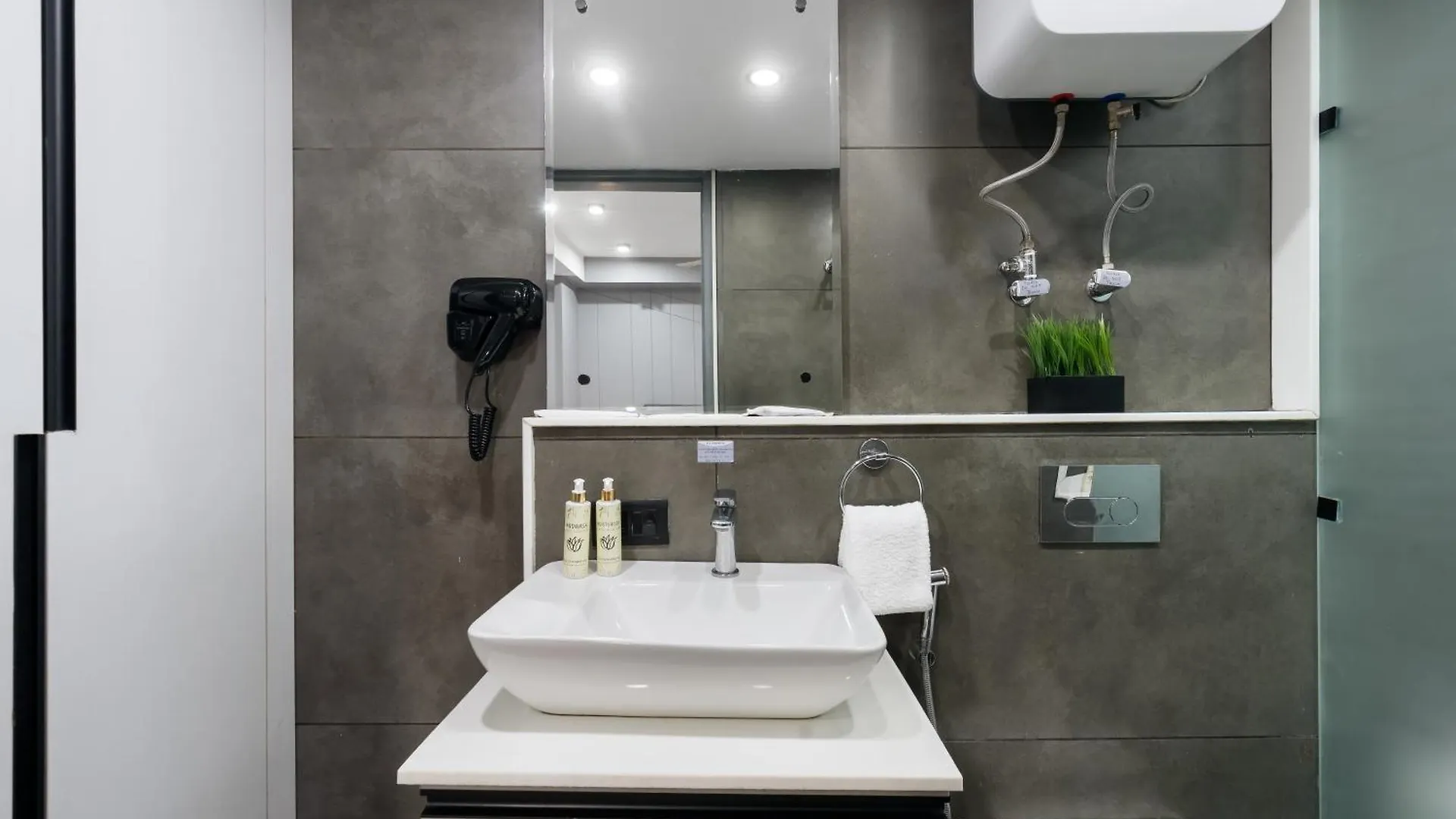 Bedchambers Serviced Apartments - Cyber City Gurgaon