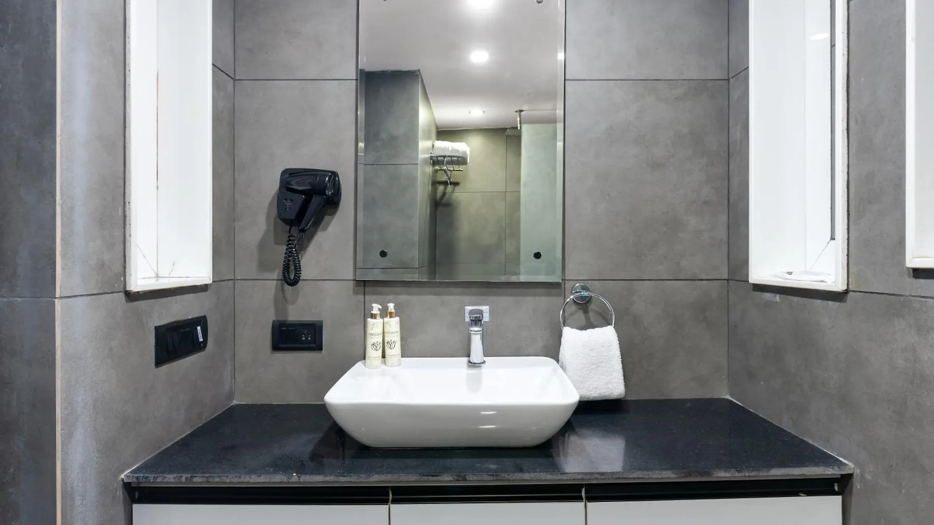 Bedchambers Serviced Apartments - Cyber City Gurgaon
